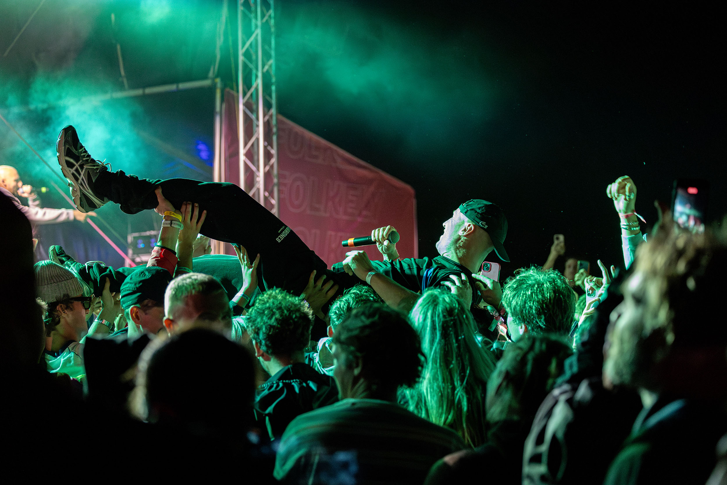 Pede B optræder på Folkely Festival 2024